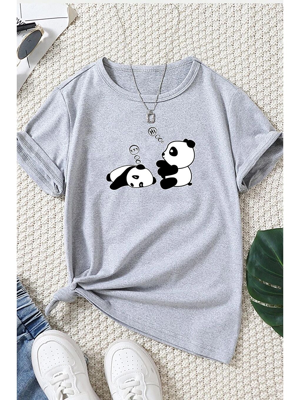 uyguntarz Gri Unisex Uykucu Panda Baskılı Tasarım Tshirt