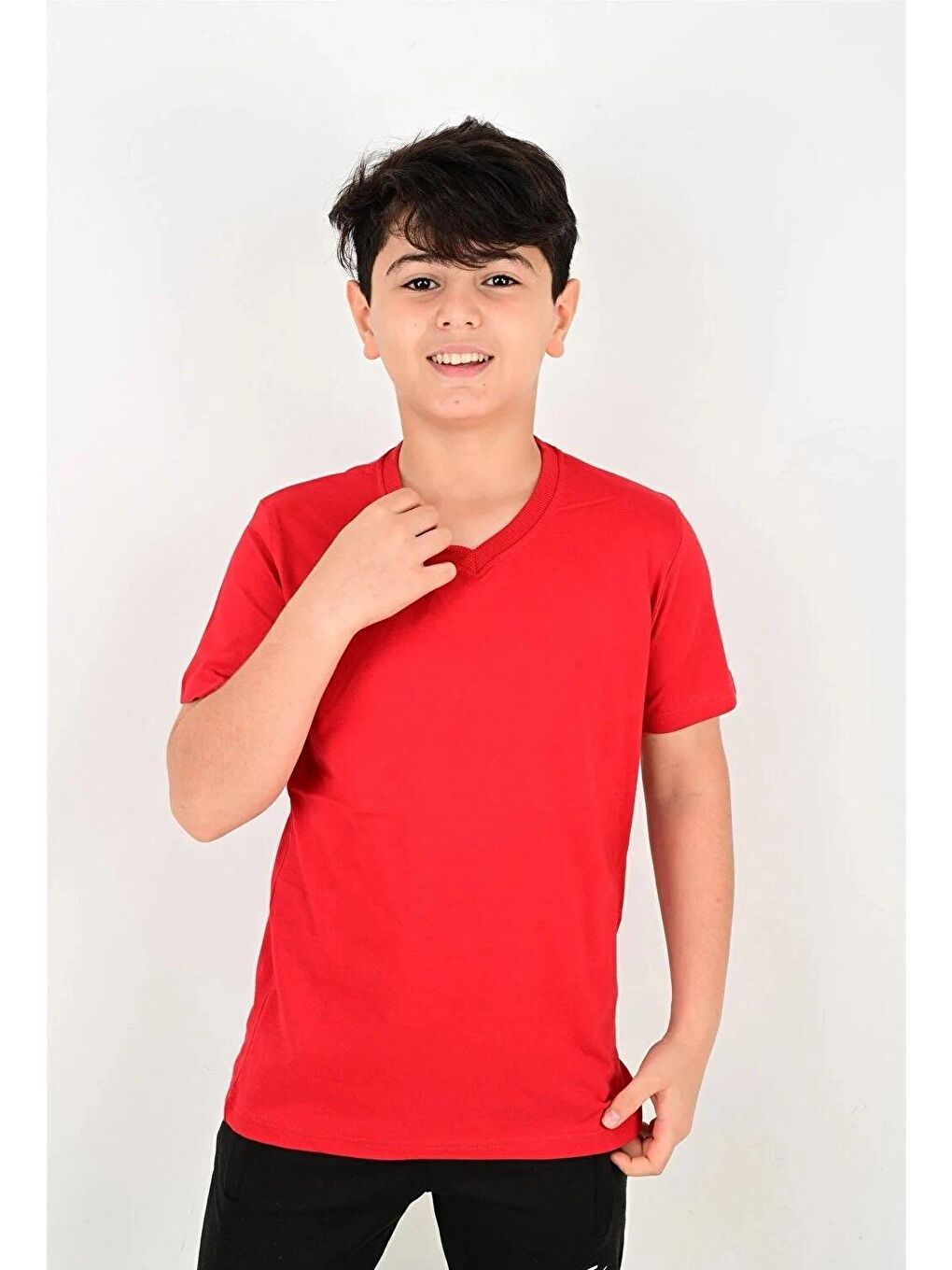 Kırmızı V Yaka Baskısız Düz Tişört 6731