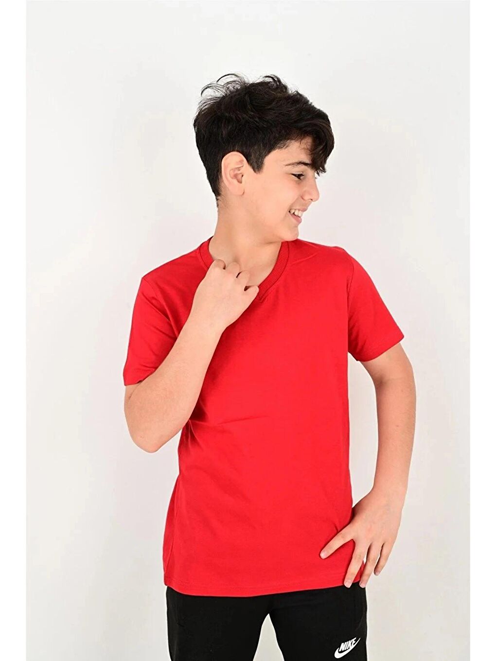 Kırmızı V Yaka Baskısız Düz Tişört 6731-3