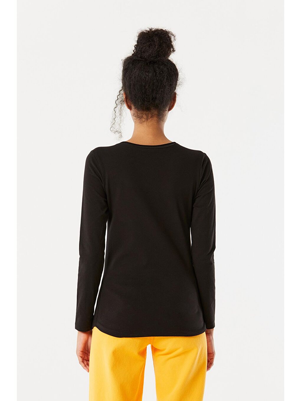 Siyah V Yaka Cep Detaylı Basic Body-2