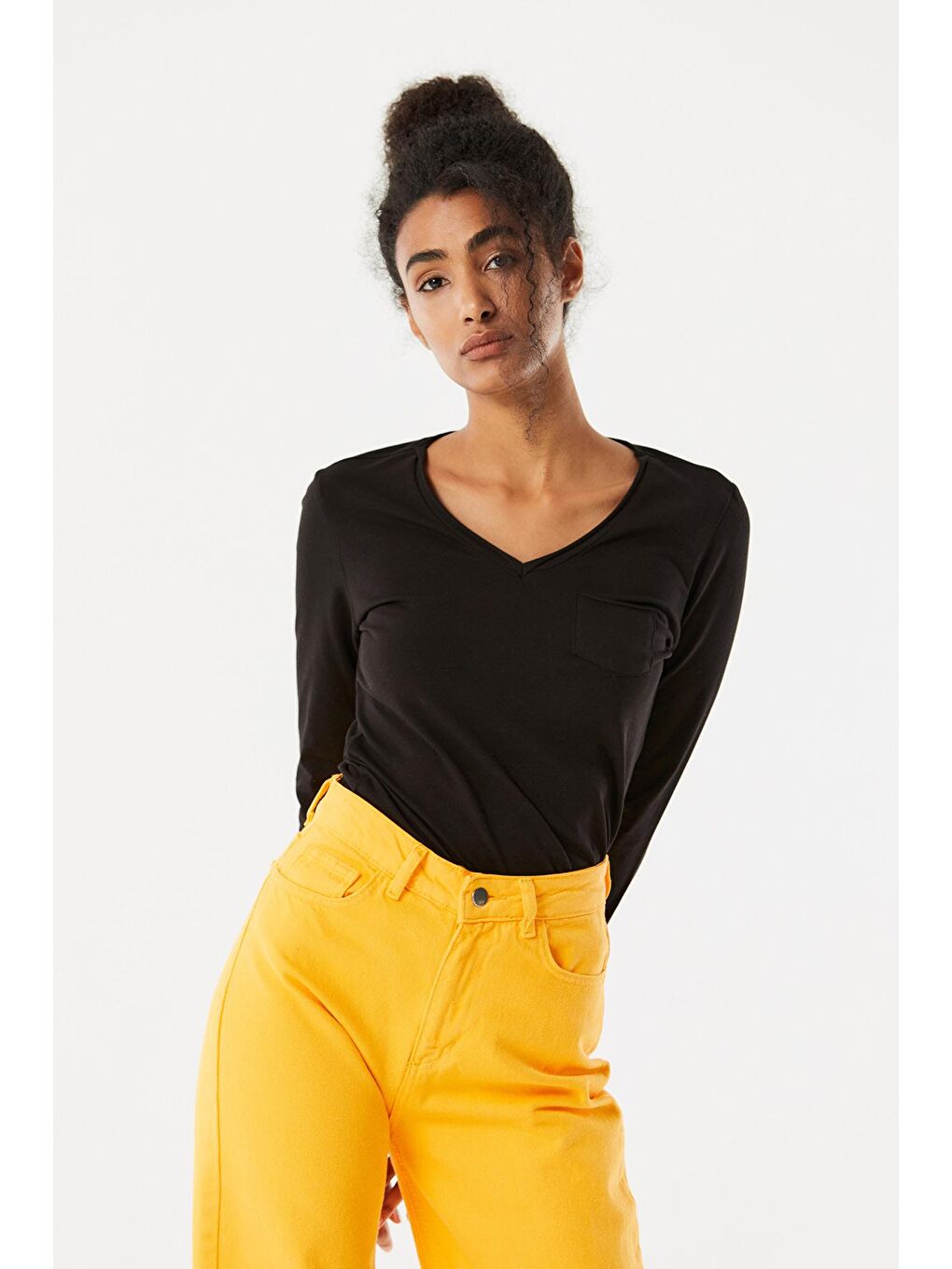 Siyah V Yaka Cep Detaylı Basic Body-4
