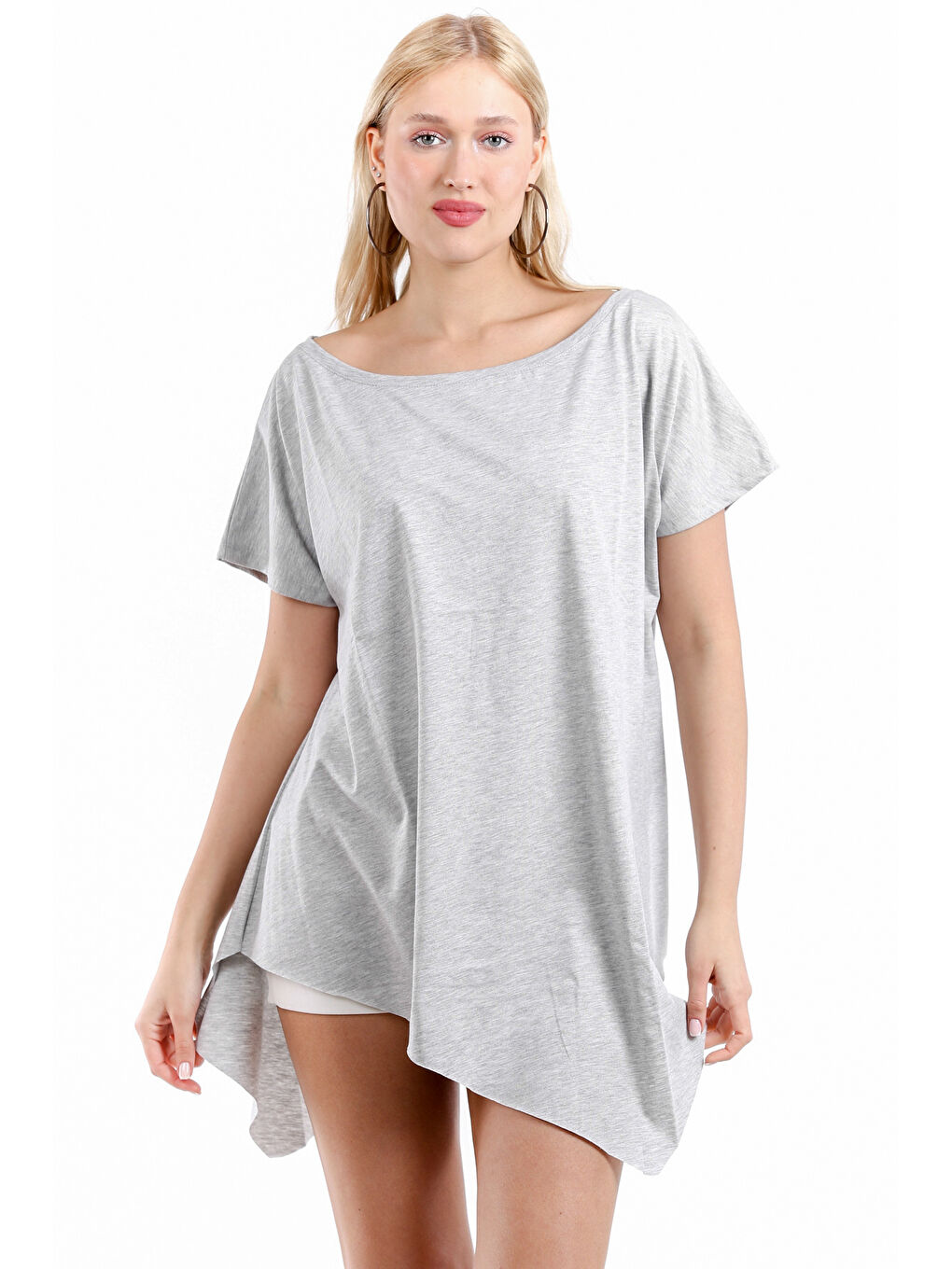 Gri Kayık Yaka Düşük Kol Örme Asimetrik Tişört