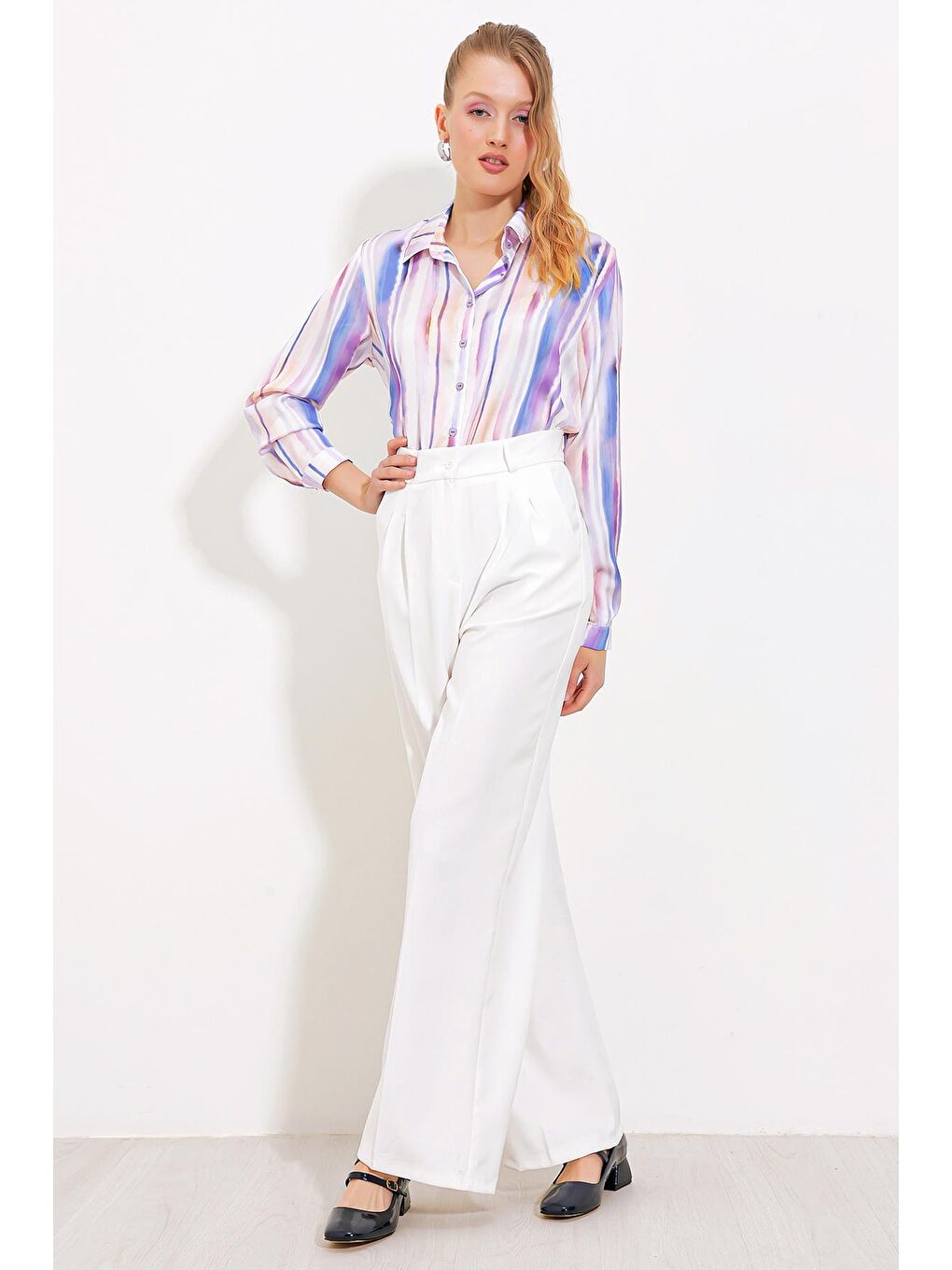 Kadın Beyaz Bol Paça Kumaş Pantolon 6647