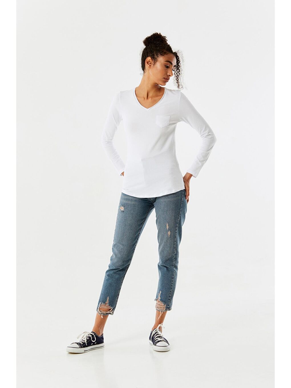 Beyaz V Yaka Cep Detaylı Basic Body-1
