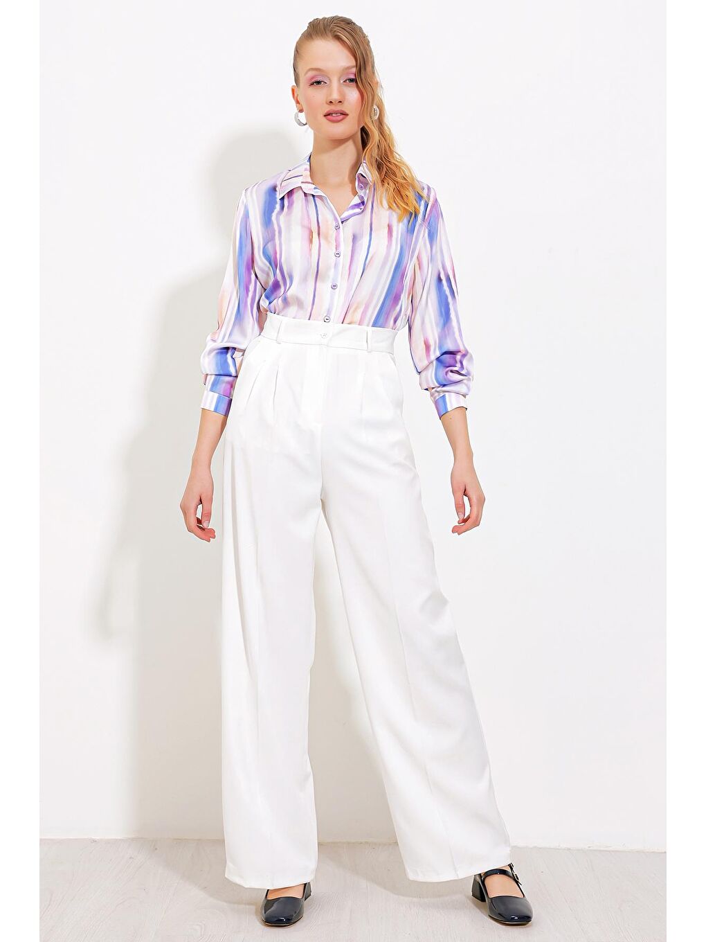 Kadın Beyaz Bol Paça Kumaş Pantolon 6647-1