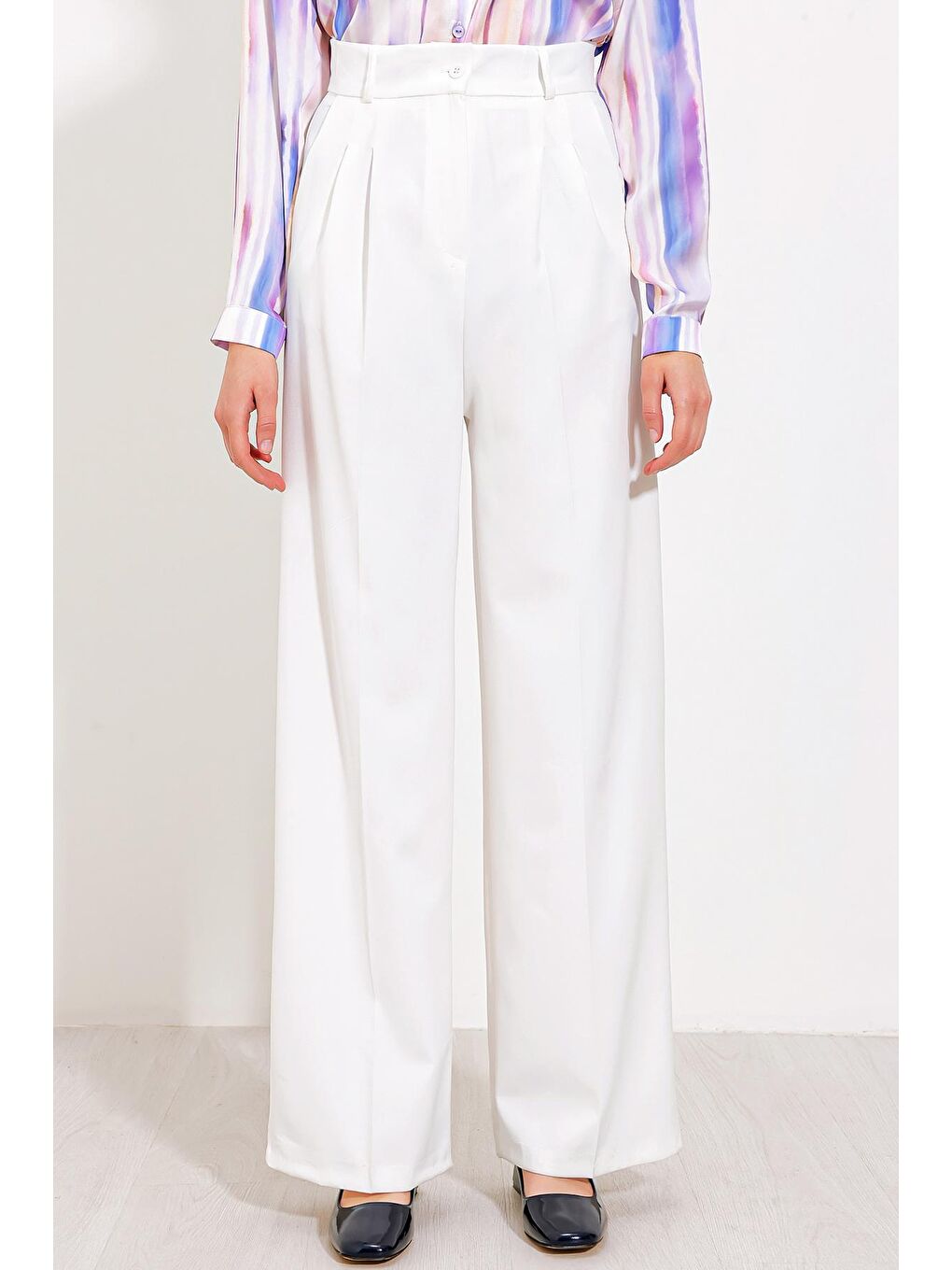 Kadın Beyaz Bol Paça Kumaş Pantolon 6647-2