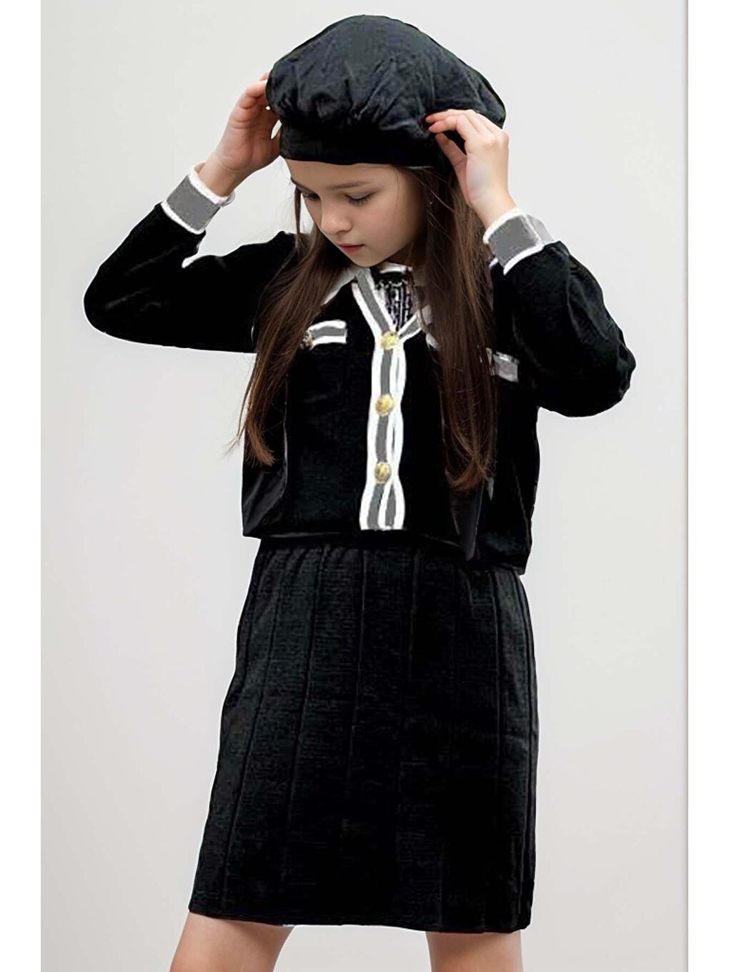 Kız Çocuk Önü ve Bilekleri Şerit ve Düğme Detaylı Siyah Triko Etekli Takım-1