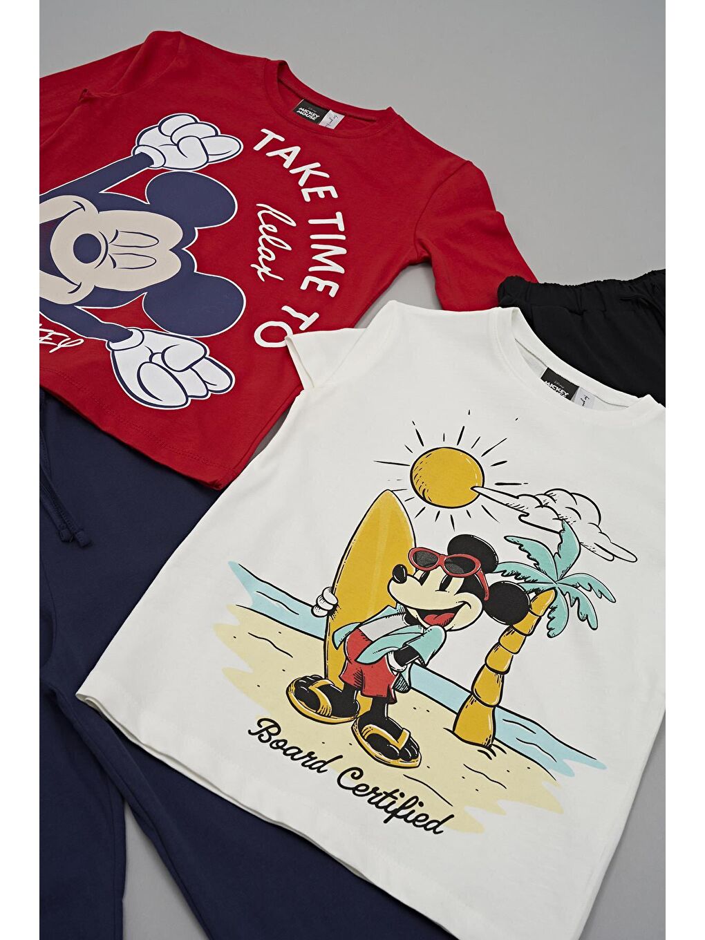 Kırmızı 4'lü Mickey Mouse Baskılı Tişört Şort Pantolon Takım-3