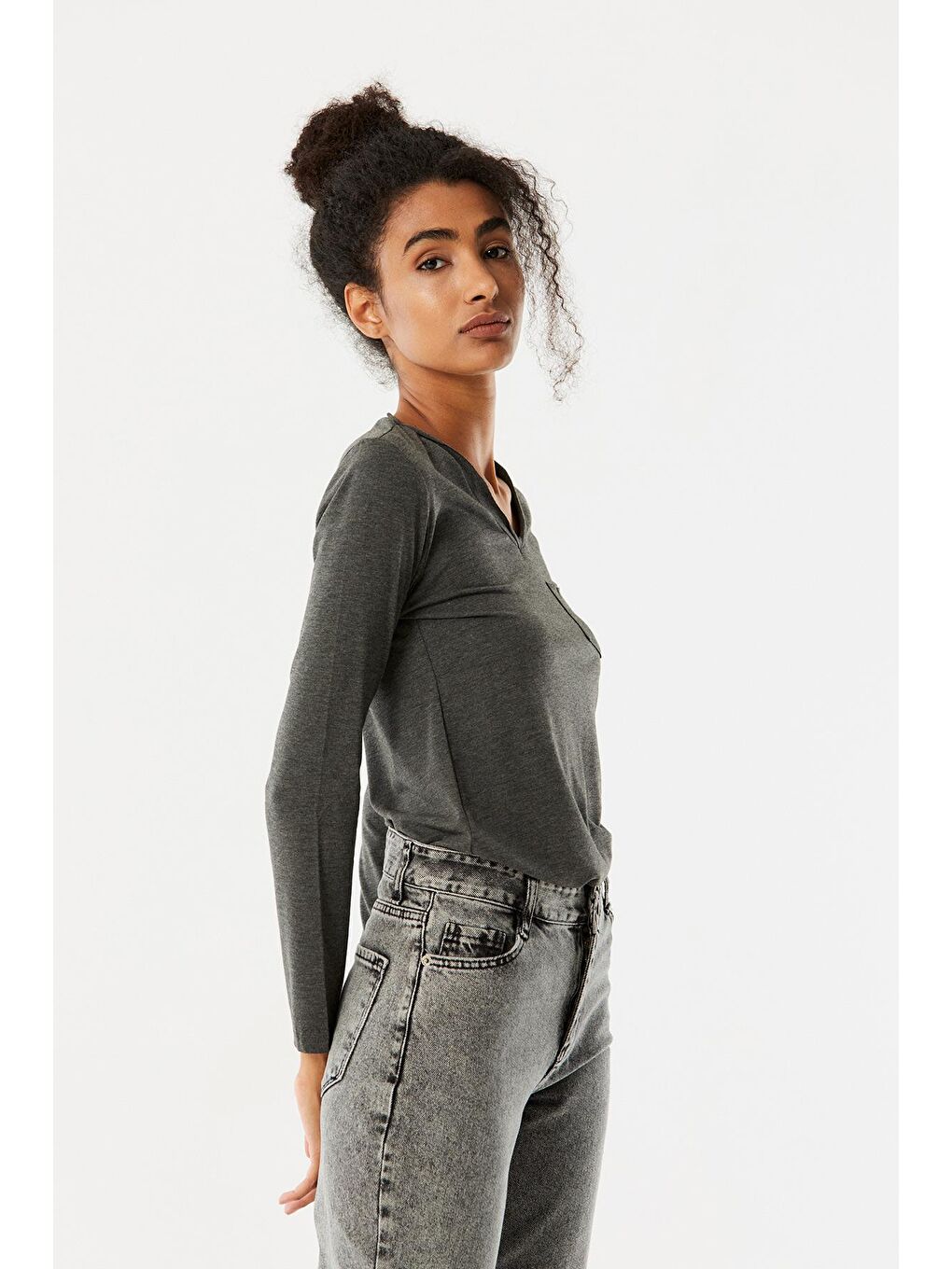 Antrasit V Yaka Cep Detaylı Basic Body-4