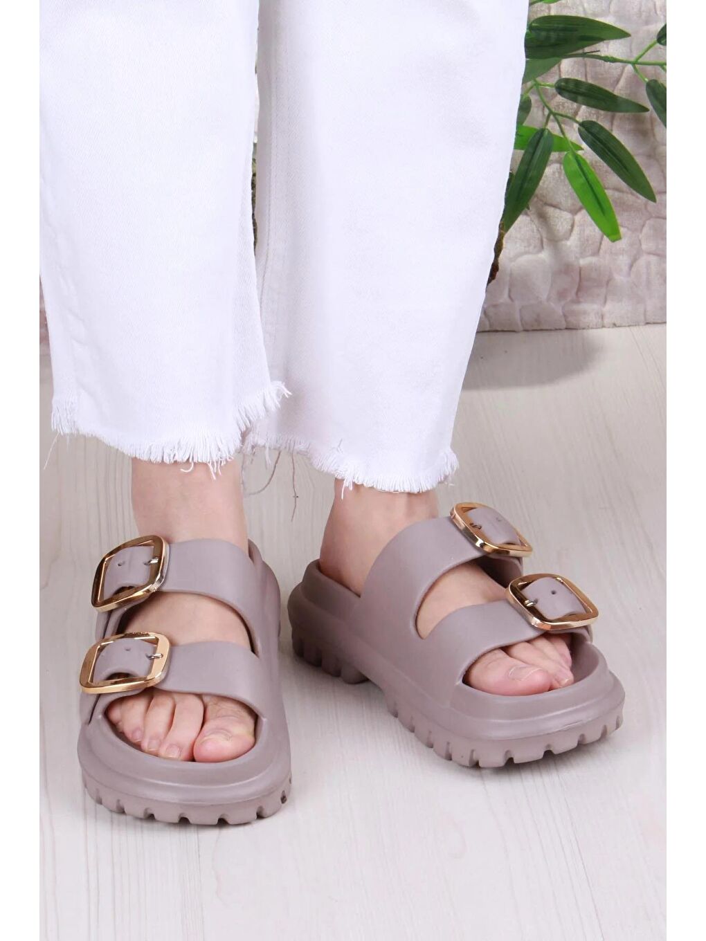 Bej Çift Tokalı Kadın Eva Kalın Taban Terlik-2