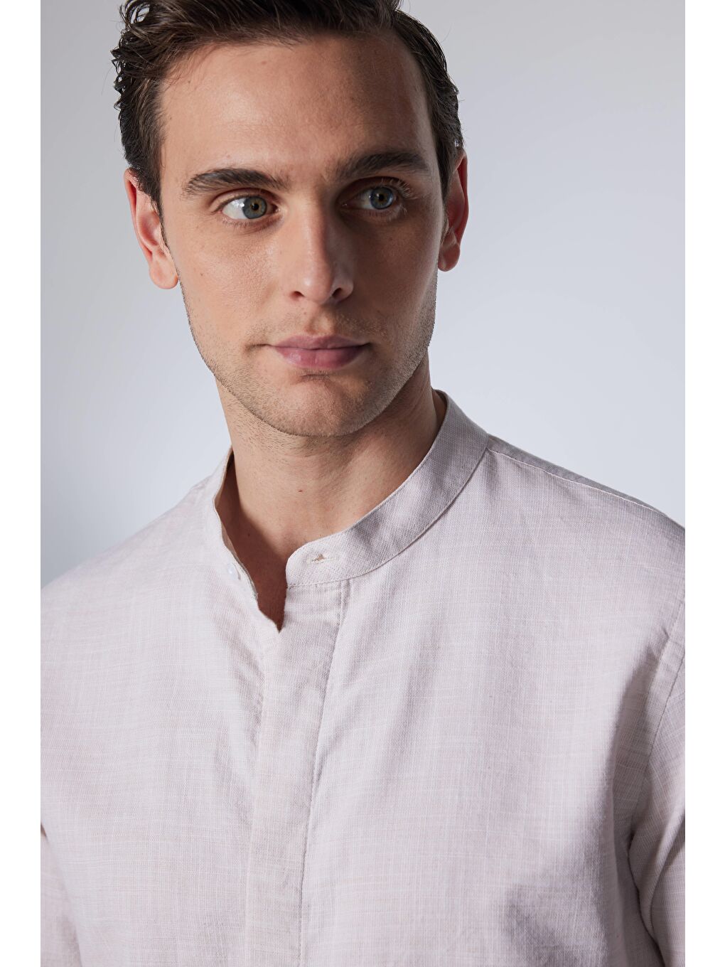 Bej Slim Fit Uzun Kollu Dar Kesim Hakim Yaka Keten Doku Armürlü Yazlık Taş Renk Erkek Gömlek-2