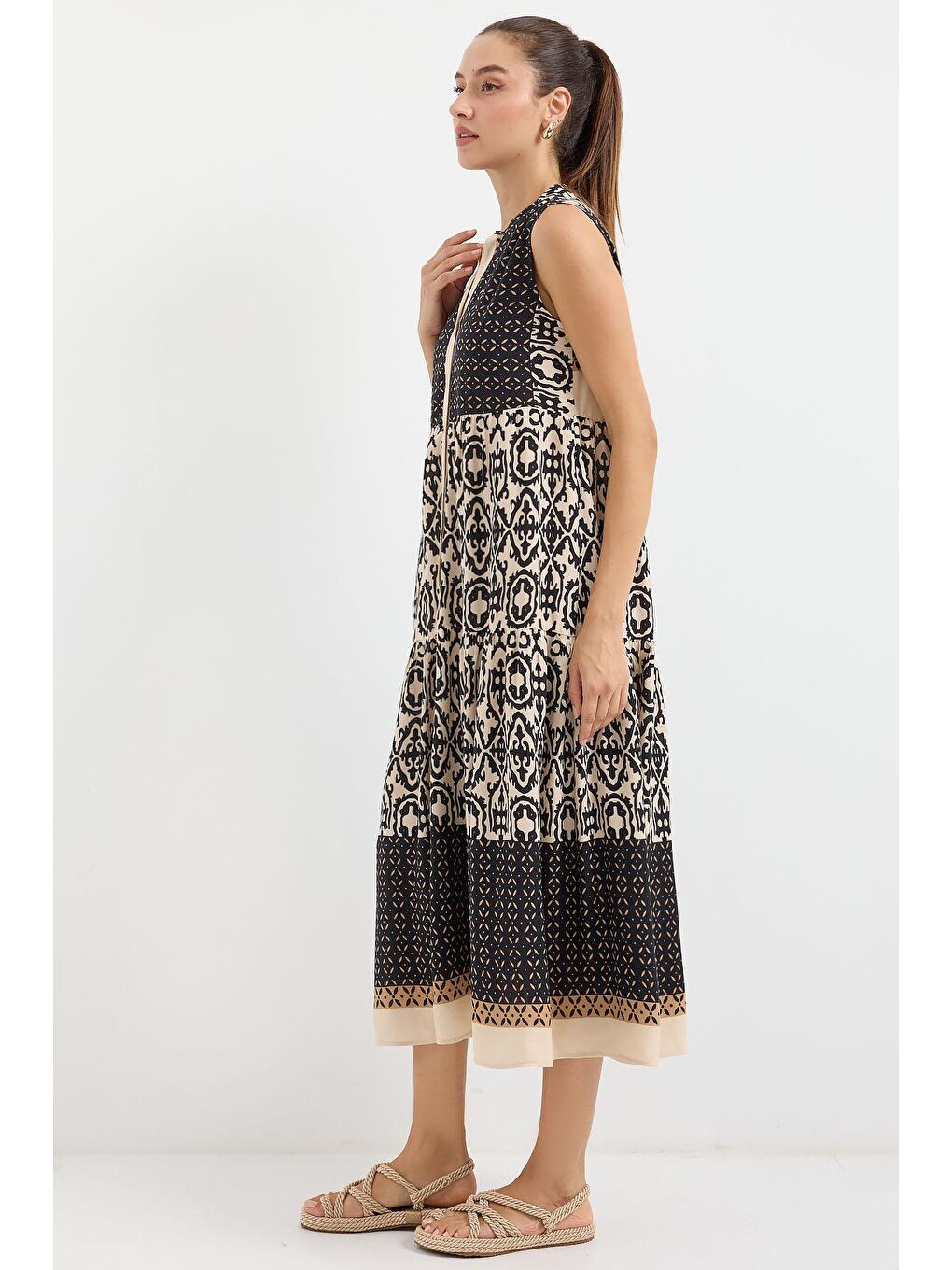 2516 Desenli Sıfır Kol Viskon Elbise - Siyah-2