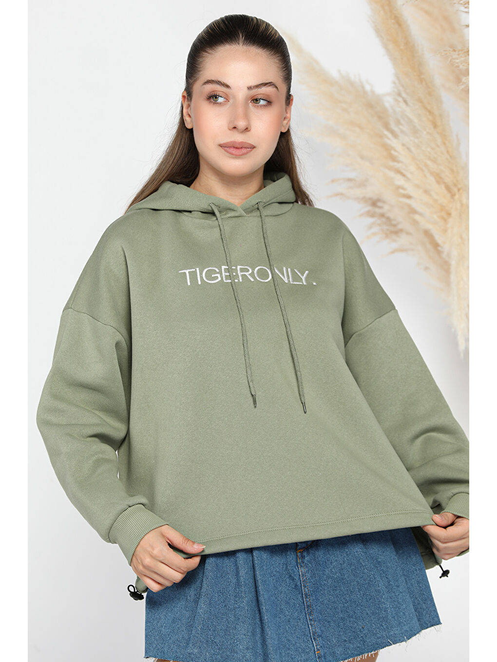 GÜLSELİ Haki Kapüşonlu Üç İplik Şardonlu Nakışlı Kadın Sweatshirt - 1