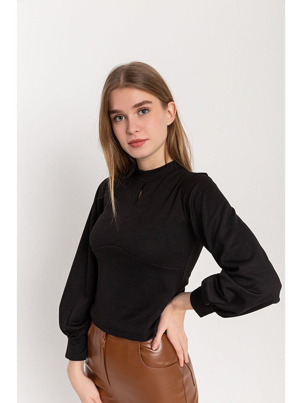 Siyah Damla Balon Kol Krep Bluz-2