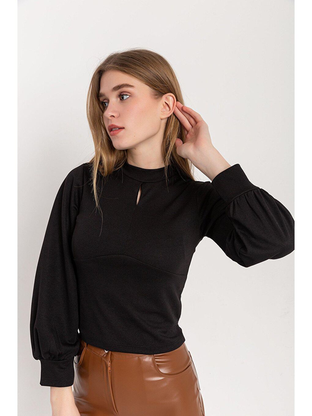 Siyah Damla Balon Kol Krep Bluz-3