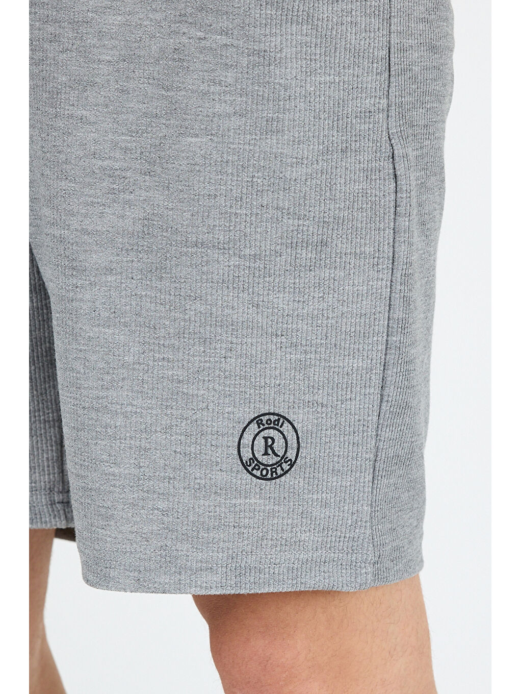 Gri Erkek Kapri Şort Gift Model – Rahat Kesim, Cepli, Yazlık Günlük Spor Şort 9412-2