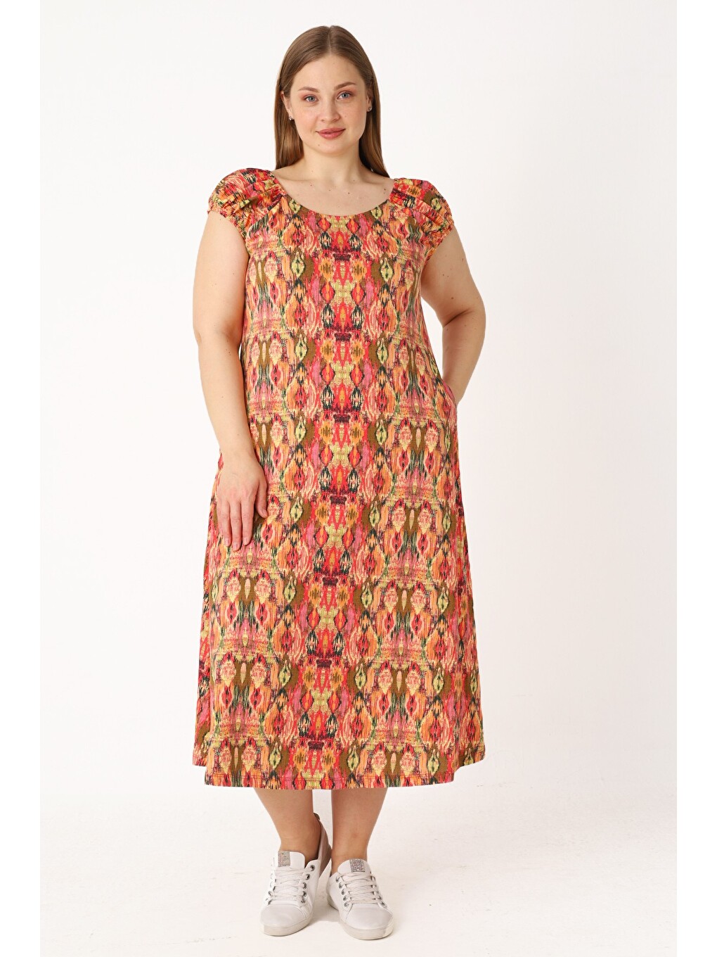 Turuncu Kadın Büyük Beden Desenli Pamuklu Cepli Maxi Boy Kolsuz Elbise