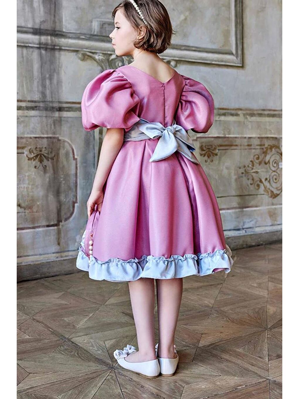 Kız Çocuk Balon Kollu Belinde Broş ve Kemer Detaylı Etek Ucu Fırfırlı Pembe Abiye-1