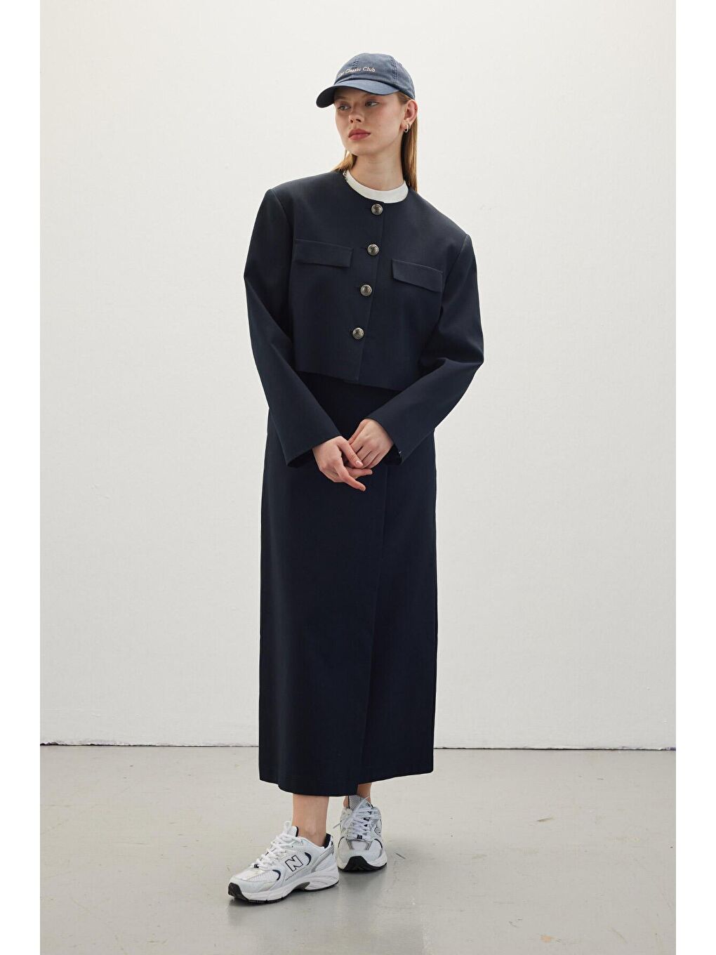 Metal Düğmeli Kısa Ceket Lacivert-1