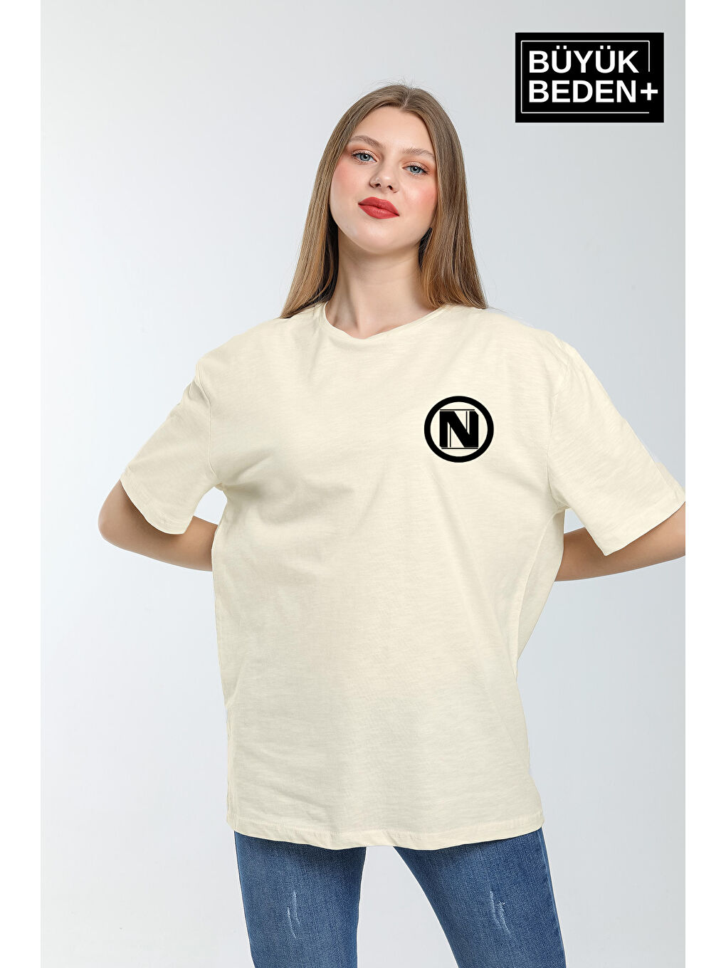 Bej Kadın Büyük Beden N Baskılı Bisiklet Yaka Tshırt SPR25BTSK902