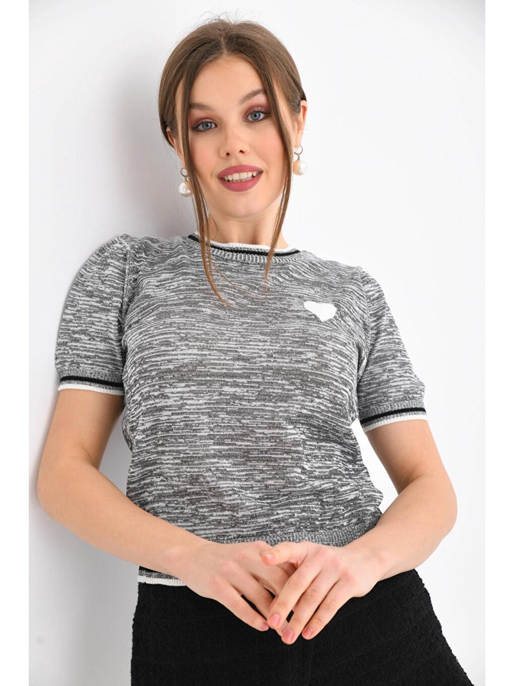 Ekru Gri Kalp Desenli Kısa Kol Mevsimlik Kazak-2