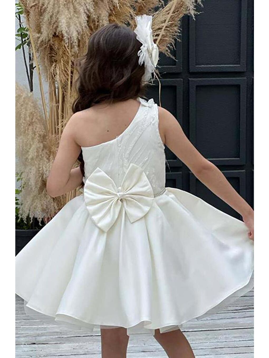 Kız Çocuk Tek Omuz Taş Detaylı Eteği Kabarık Beyaz Abiye-2