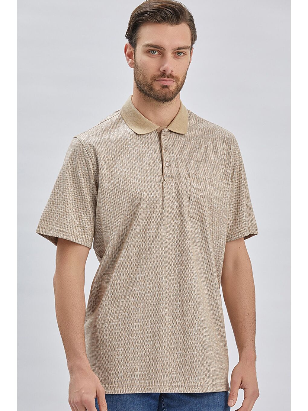 Bej Desenli Jakarlı Polo Yaka Cepli Garnili Pamuklu Comfort Fit Rahat Kesim Tişört 1011240184-1