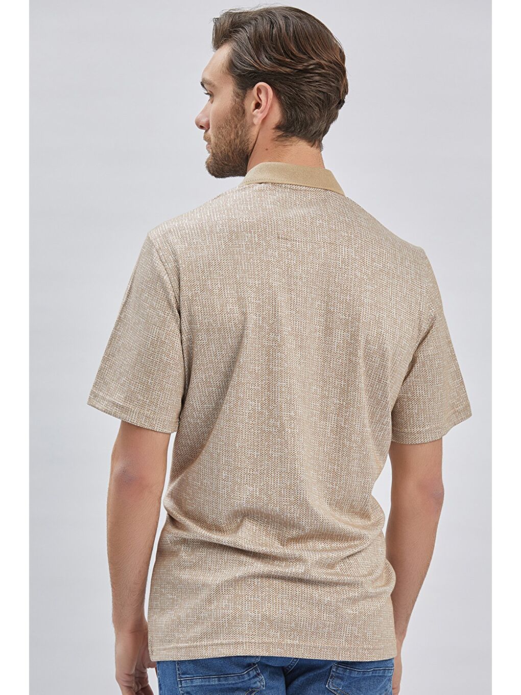 Bej Desenli Jakarlı Polo Yaka Cepli Garnili Pamuklu Comfort Fit Rahat Kesim Tişört 1011240184-4