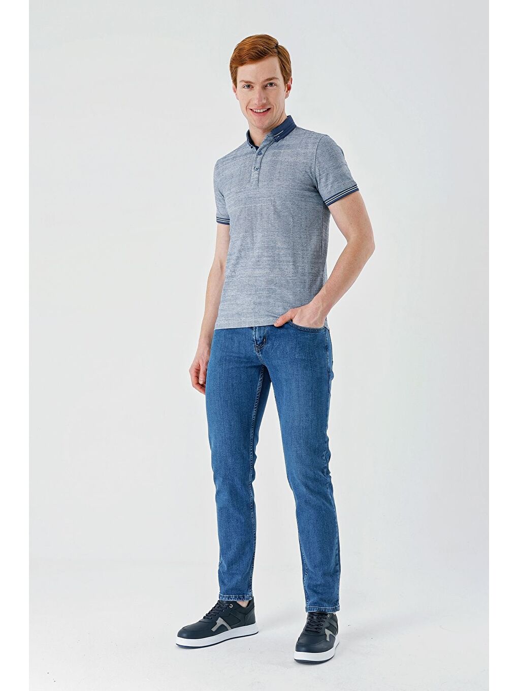İndigo Mavi Desenli Jakarlı Düğmeli Yaka Cepli Casual Slim Fit Dar Kesim Tişört 1011240174-3