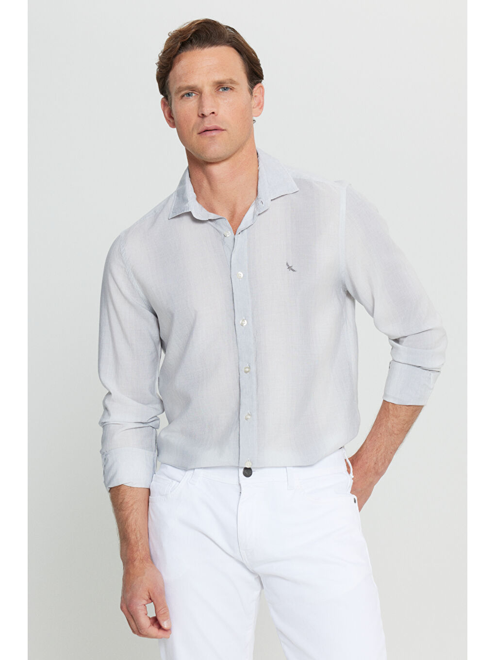 Erkek Gri Yumuşak Dokulu Keten Karışımlı Slim Fit Dar Kesim Klasik Yaka Çizgili Gömlek