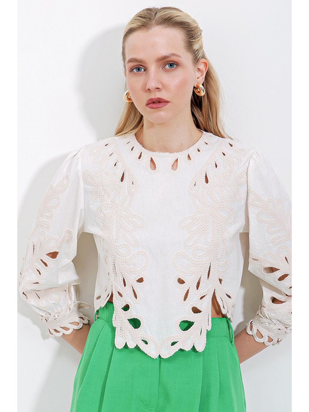 Ekru 901 Nakışlı Keten Bluz - Krem