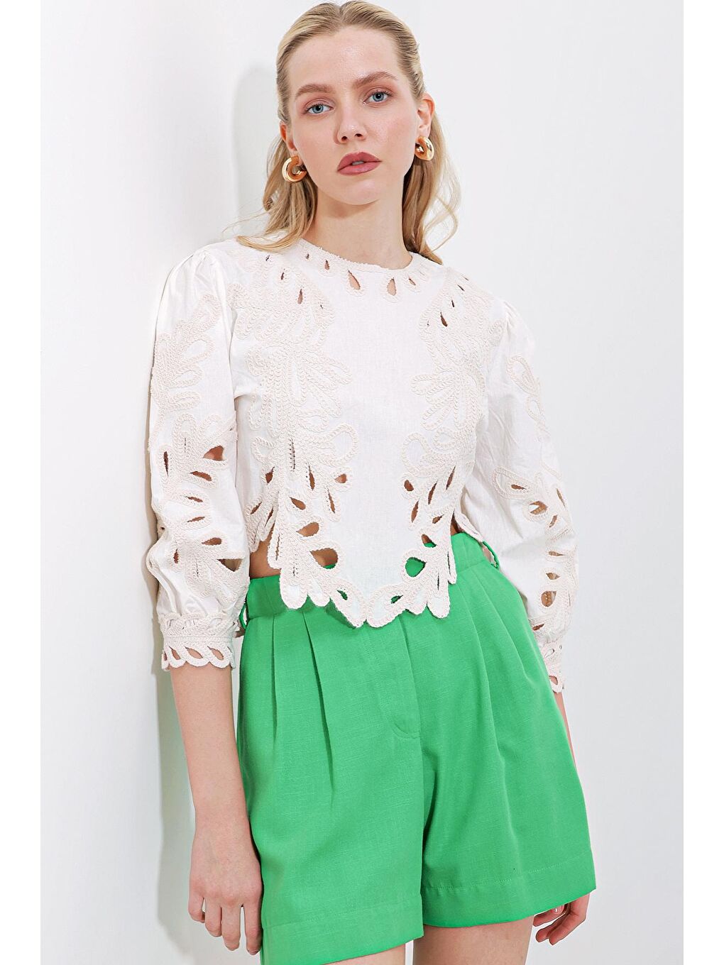 Ekru 901 Nakışlı Keten Bluz - Krem-1