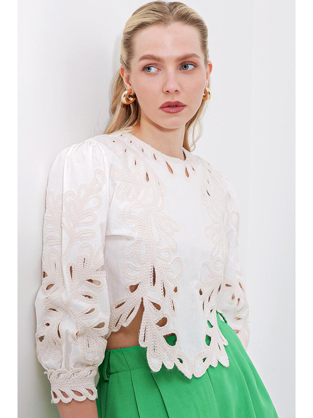 Ekru 901 Nakışlı Keten Bluz - Krem-2