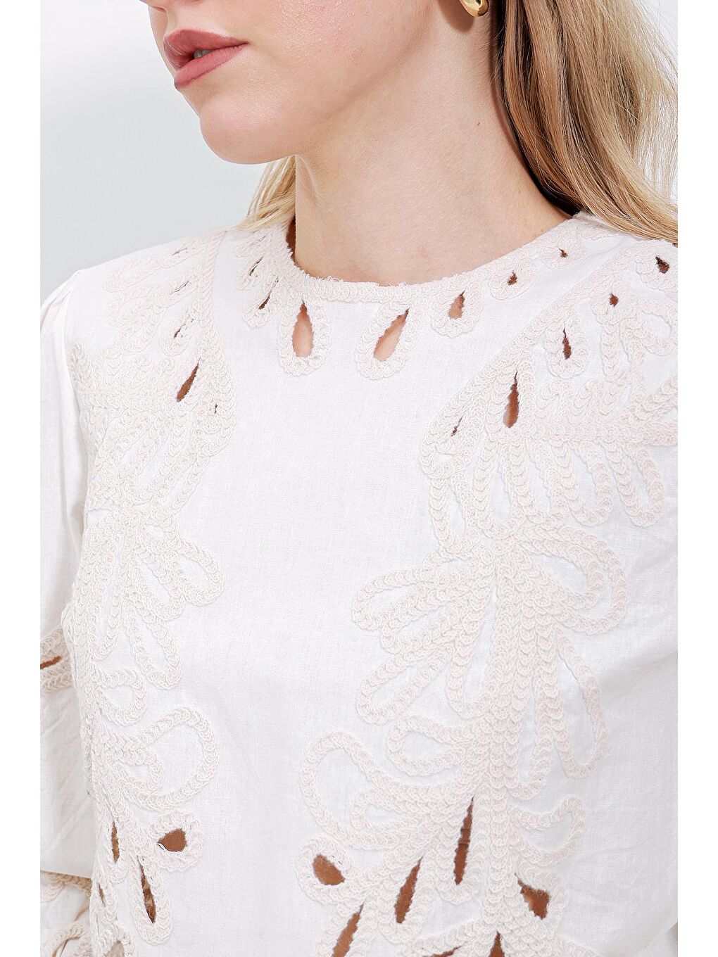 Ekru 901 Nakışlı Keten Bluz - Krem-3