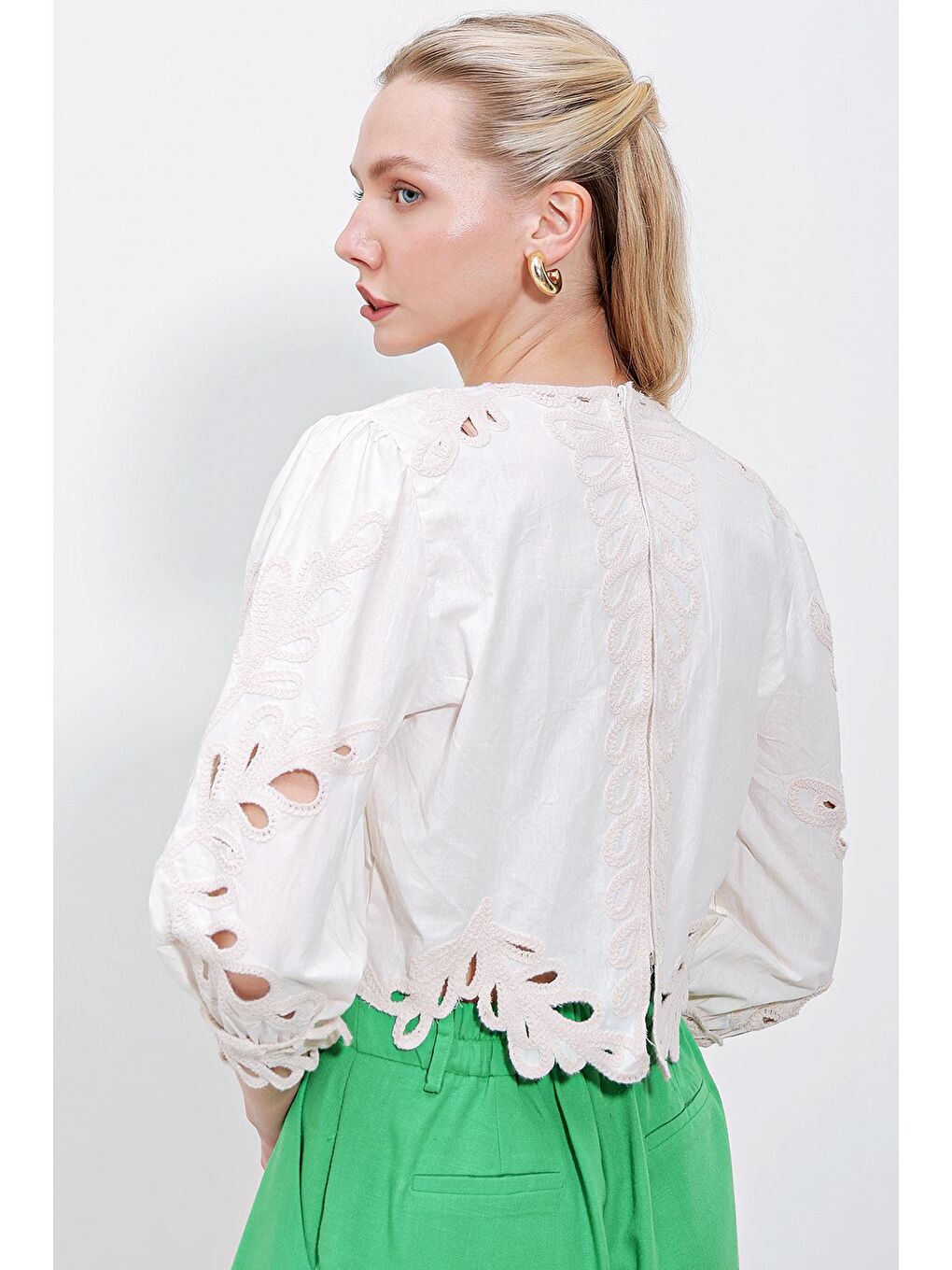 Ekru 901 Nakışlı Keten Bluz - Krem-4