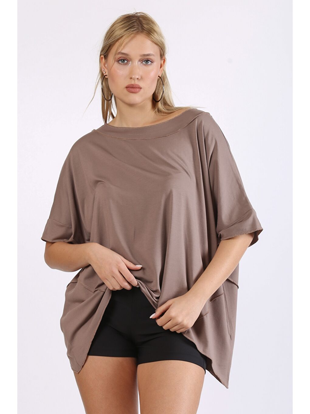 Bej Vizon Yuvarlak Yaka Kısa Kol Asimetrik Örme Tişört-3