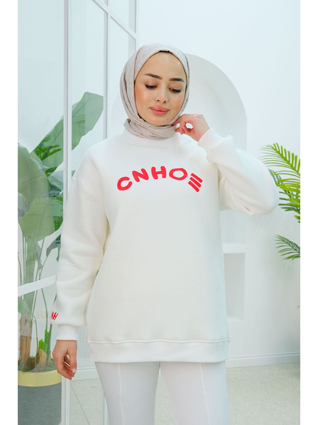 Nakış Detaylı Oversize Sweat Beyaz-2