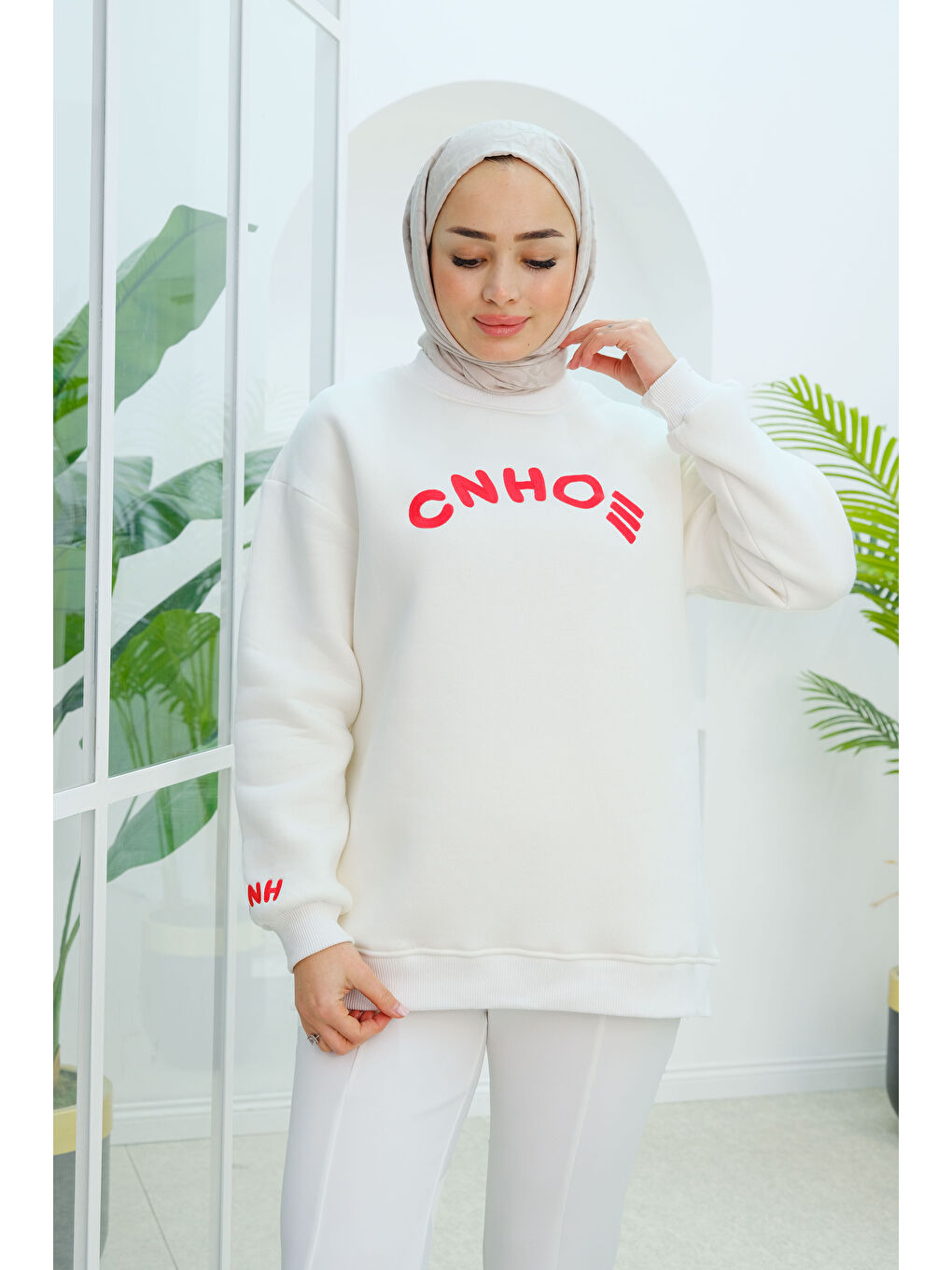 Nakış Detaylı Oversize Sweat Beyaz-4