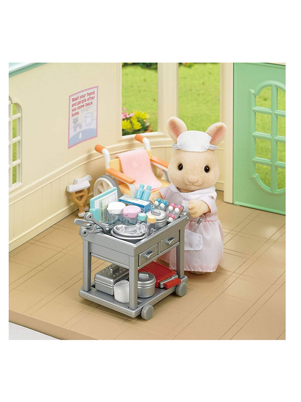 Sylvanian Families Renksiz Hemşire Seti 5094