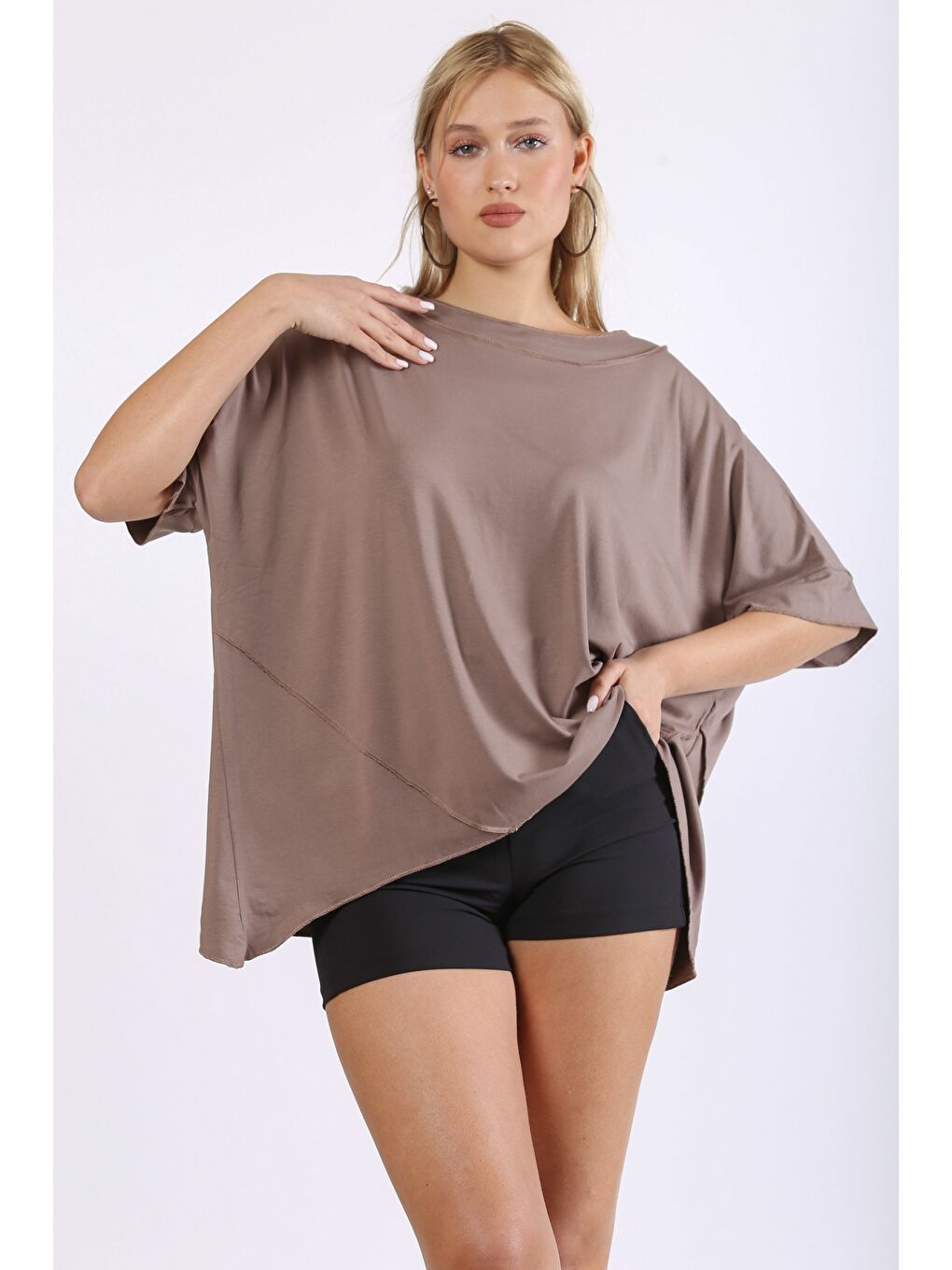 Bej Vizon Yuvarlak Yaka Kısa Kol Asimetrik Örme Tişört-4