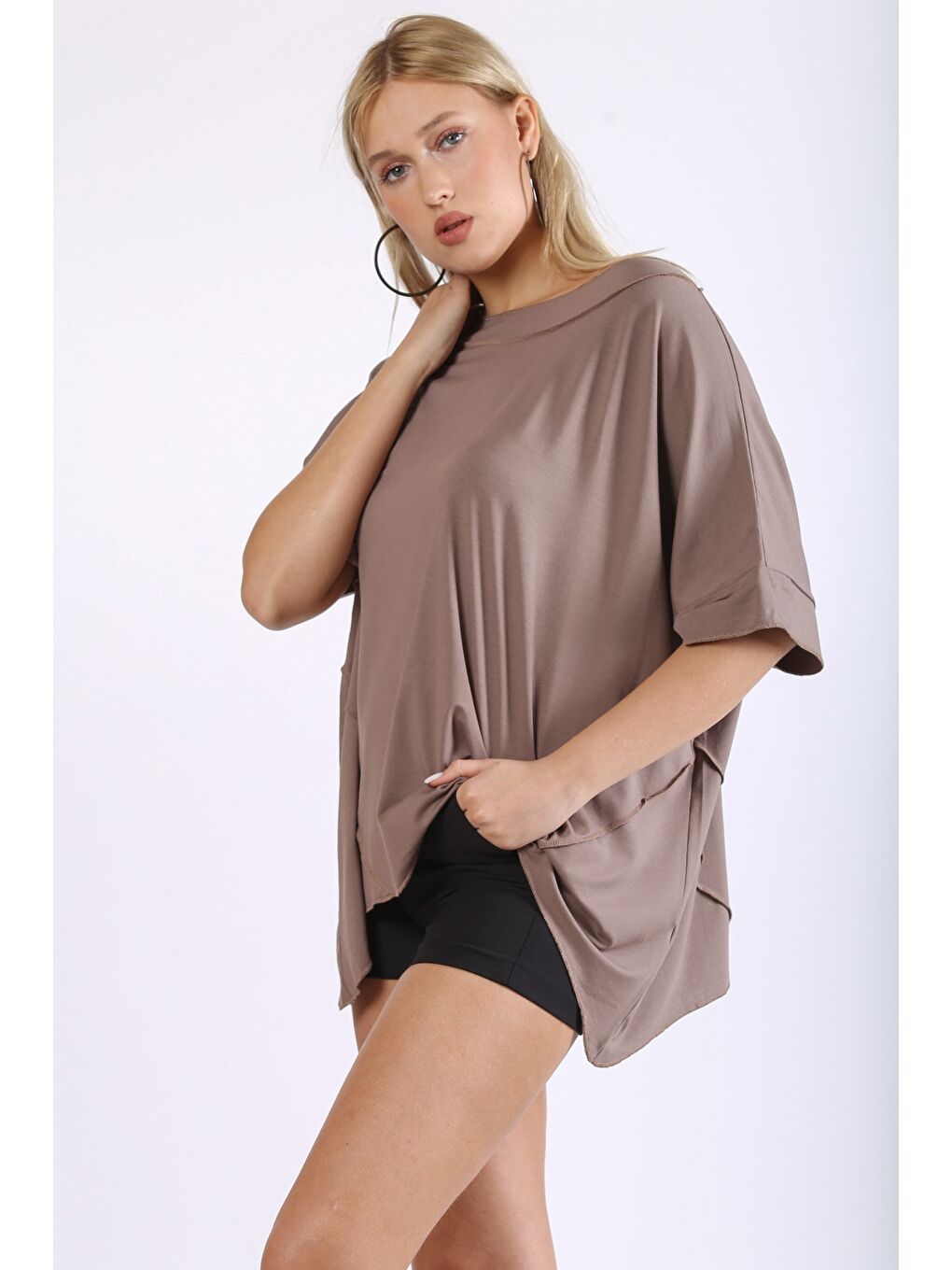 Bej Vizon Yuvarlak Yaka Kısa Kol Asimetrik Örme Tişört-6