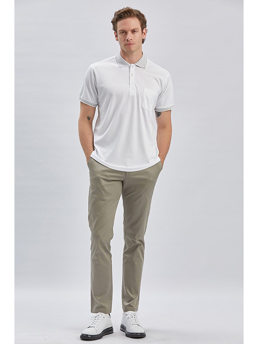 Beyaz Desenli Oxford Polo Yaka Cepli Pamuklu Klasik Comfort Fit Rahat Kesim Tişört 1011240171