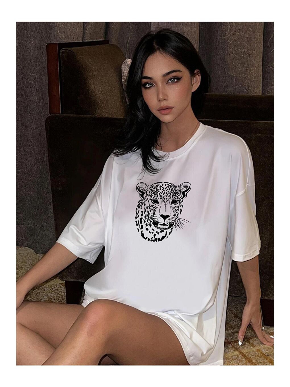 Trendseninle Beyaz Kadın Beyaz Leopar Figür Baskılı Oversize Tişört - 1