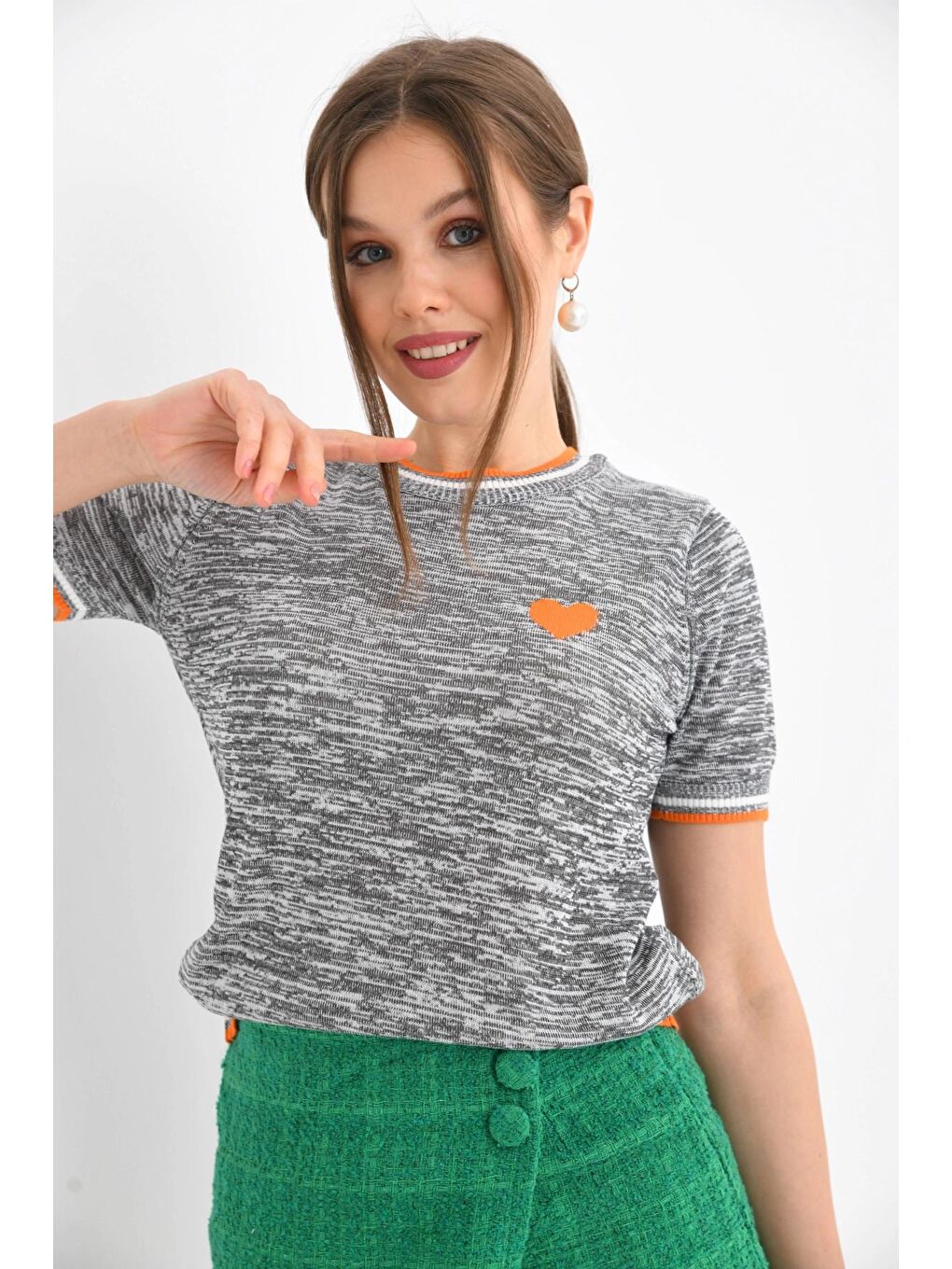 Turuncu Kalp Desenli Kısa Kol Mevsimlik Kazak