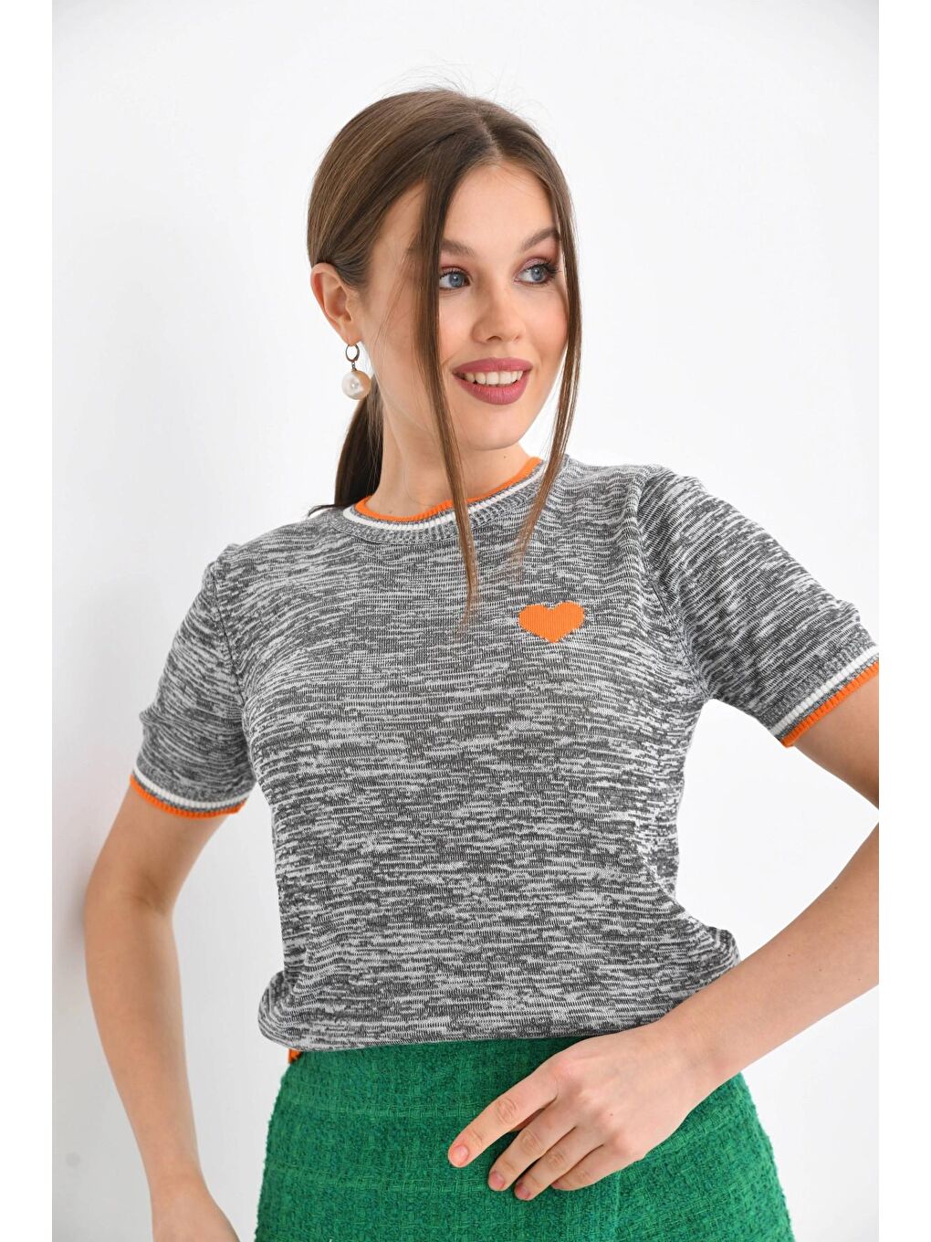 Turuncu Kalp Desenli Kısa Kol Mevsimlik Kazak-1