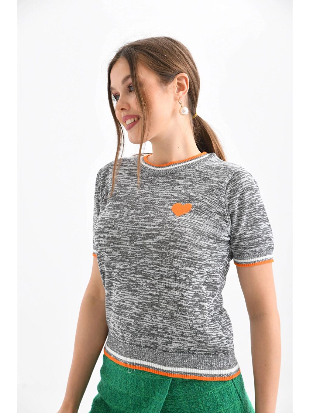 Turuncu Kalp Desenli Kısa Kol Mevsimlik Kazak-3