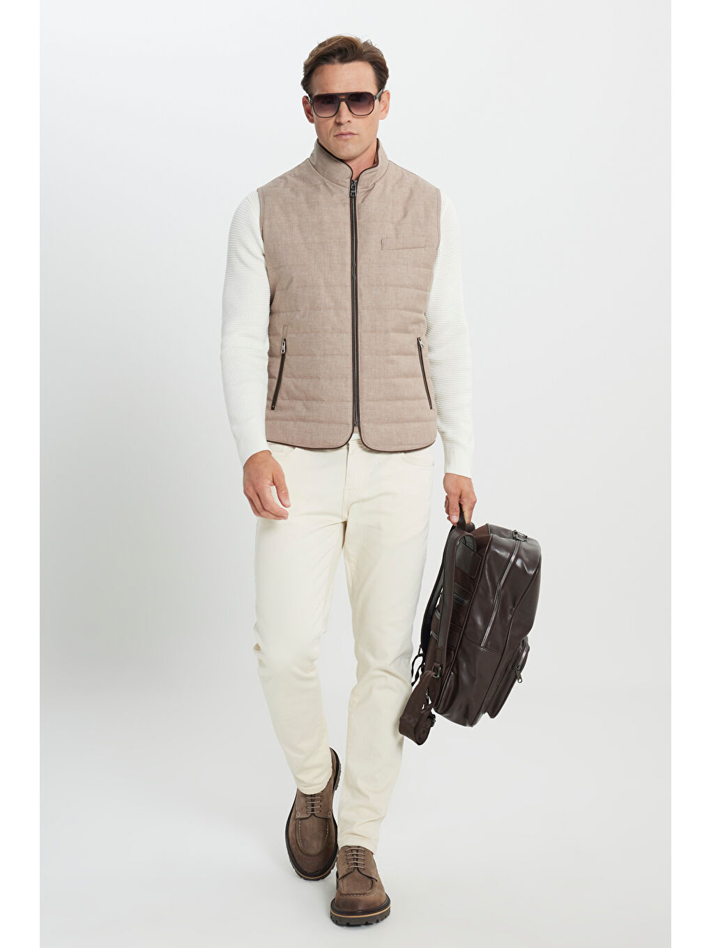 Erkek Bej Pamuklu Standart Fit Normal Kesim Dik Yaka Diagonal Desenli Casual Yelek-1