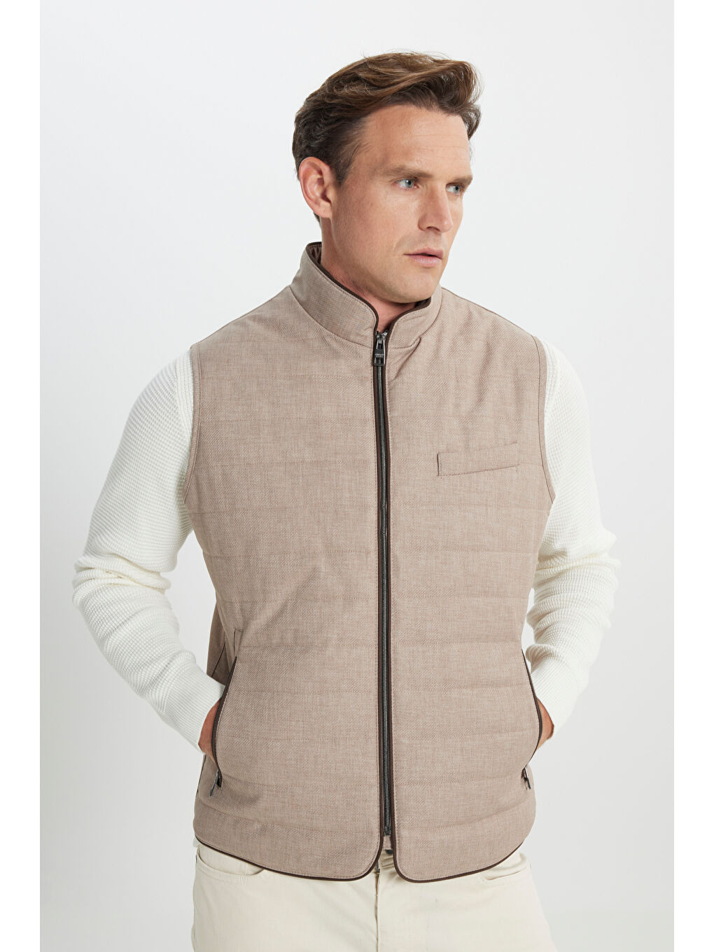 Erkek Bej Pamuklu Standart Fit Normal Kesim Dik Yaka Diagonal Desenli Casual Yelek-3