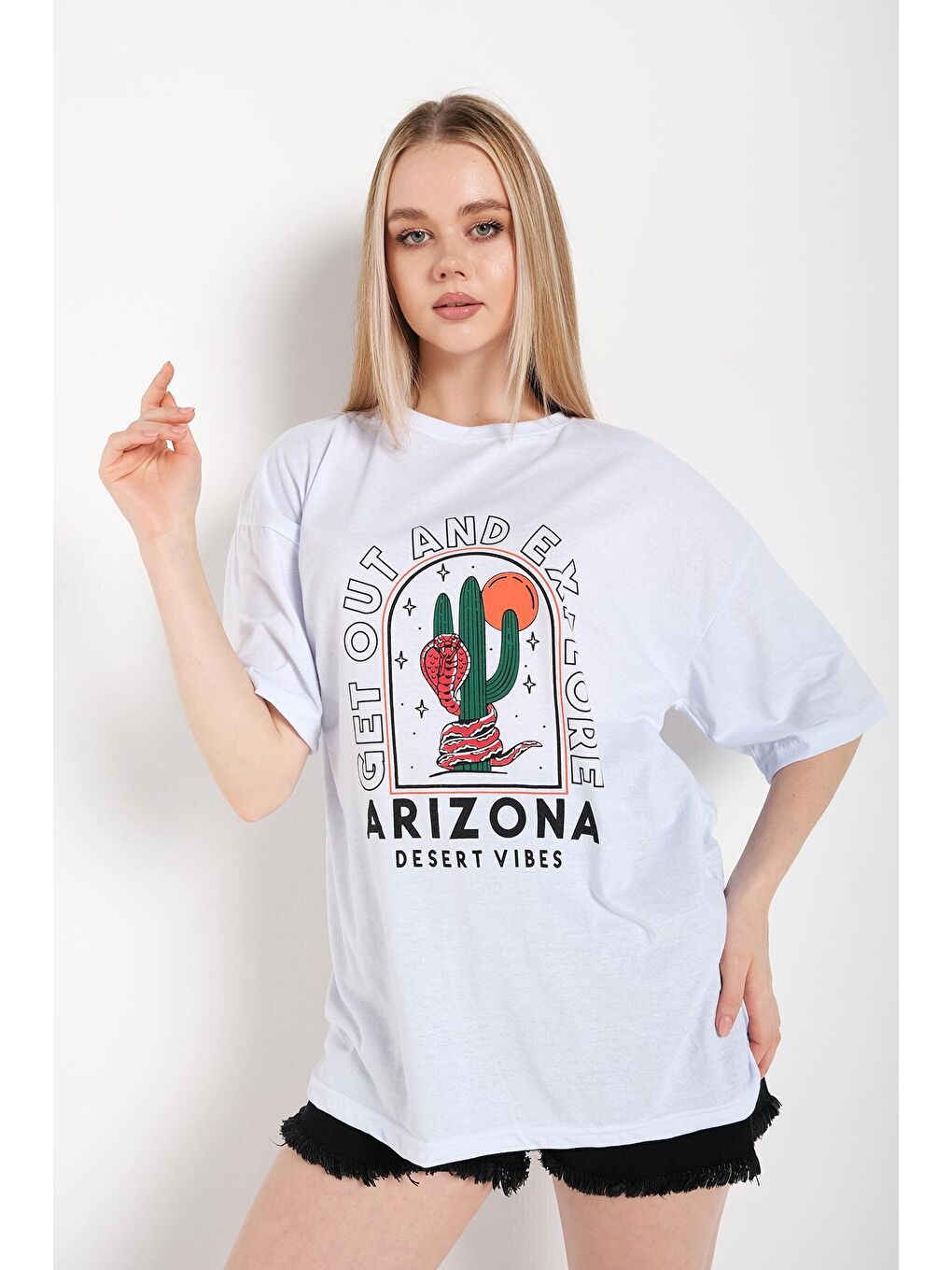 Kadın Beyaz Oversize Arizona Baskılı Tişört-2