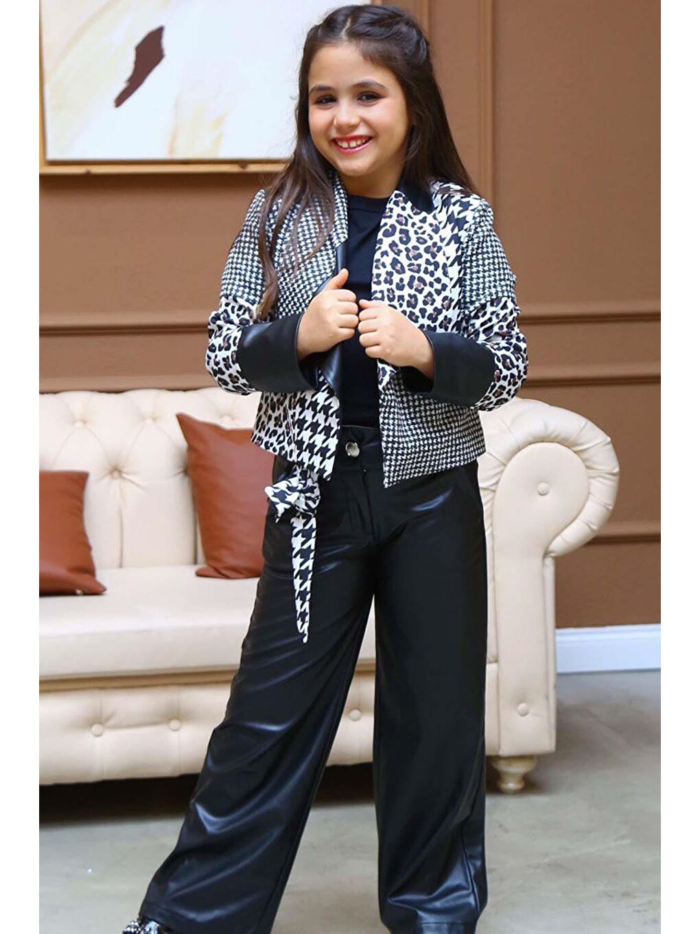 Kız Çocuk Kazayağı ve Leopar Desenli Ceket, İspanyol Paçalı Deri Pantolon Siyah Alt Üst Takım